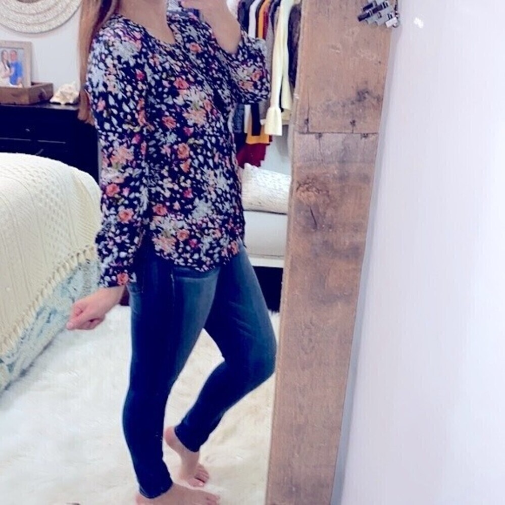 DANIEL Raiin floral button down top size small - Picture 2 of 7